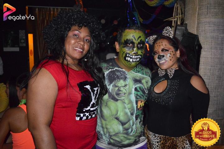 Foto 79 de Mi Dios Se Lo Pague - Hallowen 2016 en Fonda Mi Dios Se Lo Pague, Cali