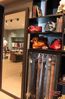 Foto 38 de Chevignon c.c El Cacique en Chevignon c.c El Cacique, Bucaramanga