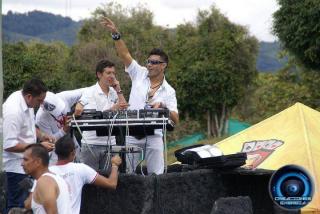 Foto 14 de BLACK AND WHITE Colombia en BLACK AND WHITE Colombia