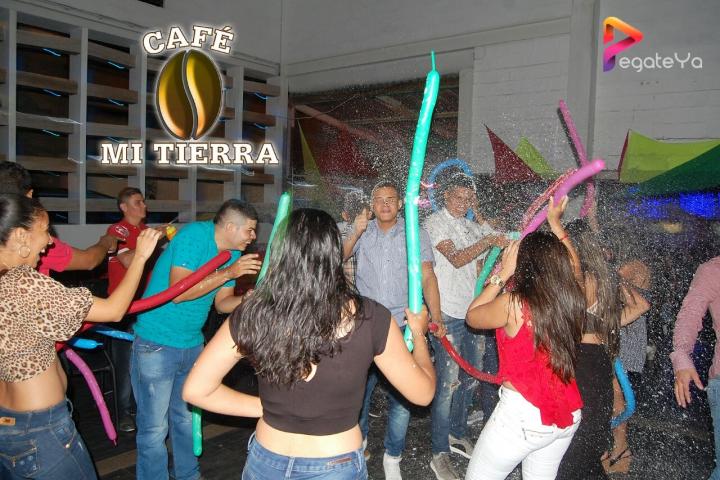 Foto 21 de Cafe Mi Tierra- 1er Fds Abril 2016 en Cafe Mi Tierra, Cali