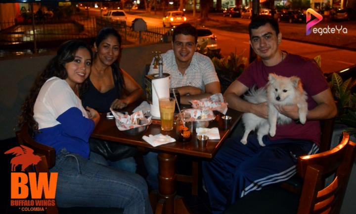 Foto 4 de Bufalo Wings - 1er FDS Junio 2015 en Búfalo Wings - Cali, Cali