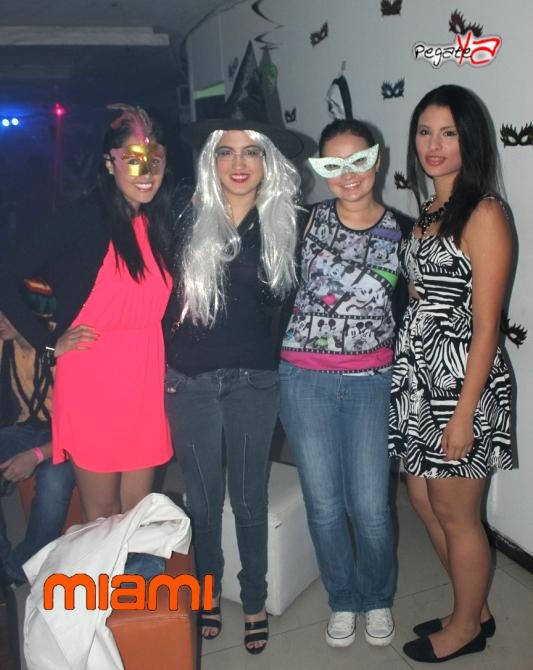 Foto 42 de Miami Bar - Halloween 2014 en Miami Bar Cali, Cali