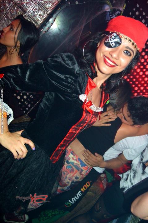 Foto 2 de Bling viernes 31 de octubre de 2014 en Bar Bling Bucaramanga, Bucaramanga