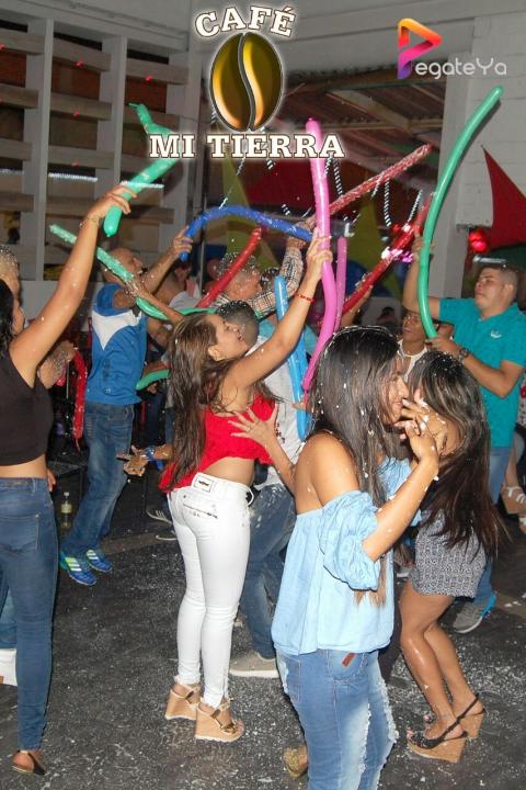 Foto 22 de Cafe Mi Tierra- 1er Fds Abril 2016 en Cafe Mi Tierra, Cali