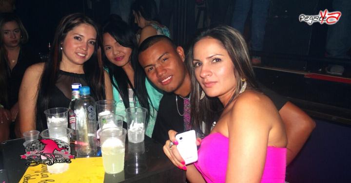 Foto 44 de Sam Puès Bar - Sept. 20 en Discoteca Sam Pues Medellin, Medellín