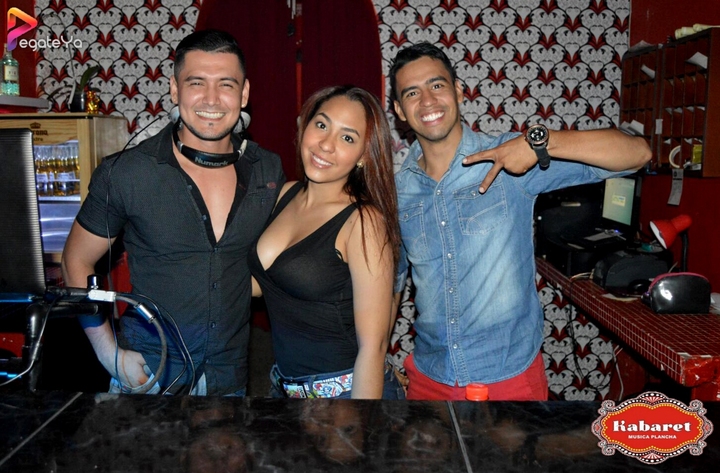 Foto 12 de Kabaret Bar - 3er Fds Agosto 2017 en Kabaret - Granada, Cali