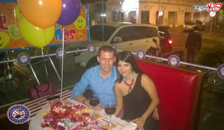 Foto 12 de Charly Food Bar - 4to FDS Nov. 2014 en Charly Food Bar, Cali