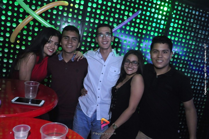 Foto 45 de PISO V - sábado 2 de sep 2017 en Bar Piso V Bucaramanga, Bucaramanga