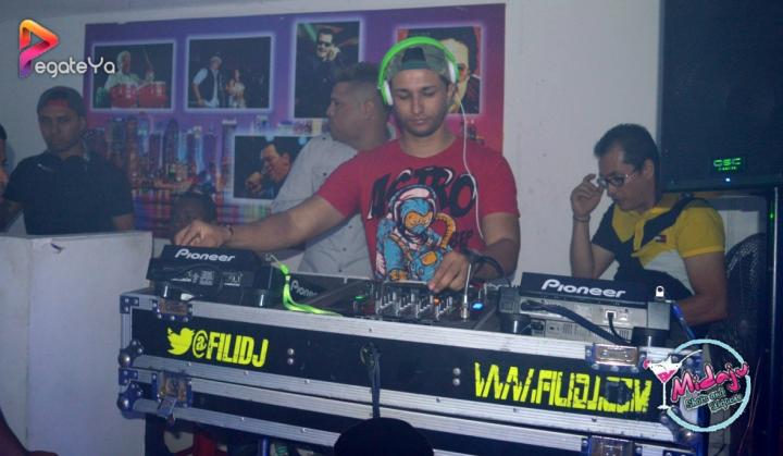 Foto 12 de Midaju - 5to FDS Agosto 2015 en Midaju Bar