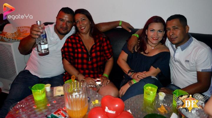 Foto 33 de El DF Club - Amor & Amistad 2016 en El DF Club Discoteca