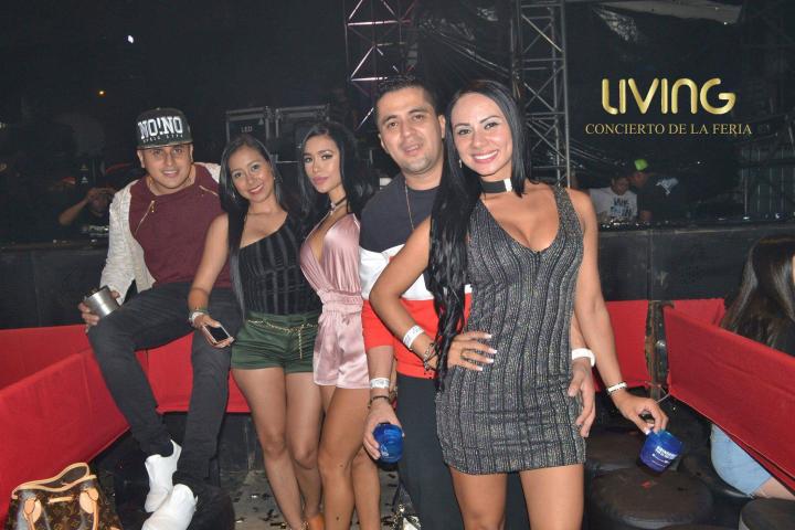 Foto 42 de Living Conciertos Feria De Cali 2016 en Living Night Club, Cali