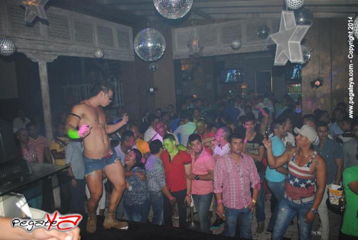 Foto 18 de Cinema Club 18 y 19 de Julio en D8 club, Cartagena