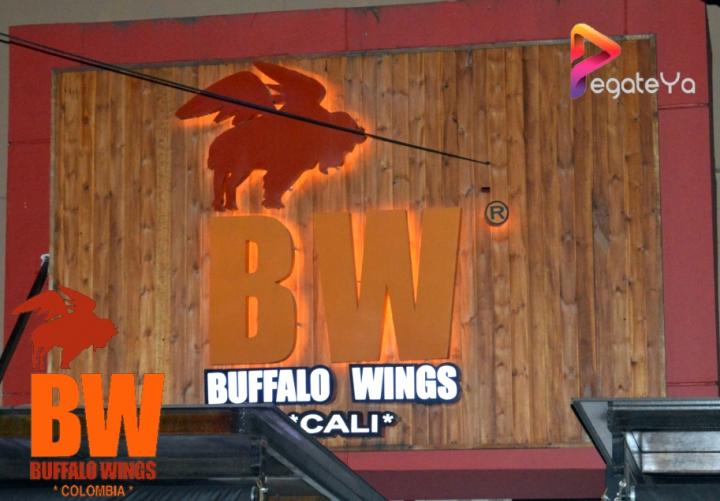 Foto 8 de Bufalo Wings - 1er FDS Agosto 2015 en Búfalo Wings - Cali, Cali
