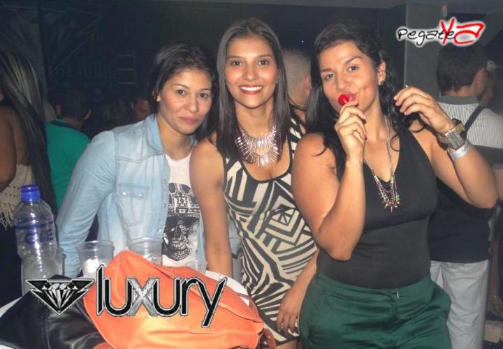 Foto 23 de Luxury - 1er FDS de Oct en Discoteca Luxury Medellin, Medellín