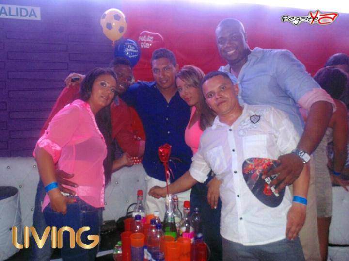 Foto 57 de Living - Amor y Amistad en Living Night Club, Cali