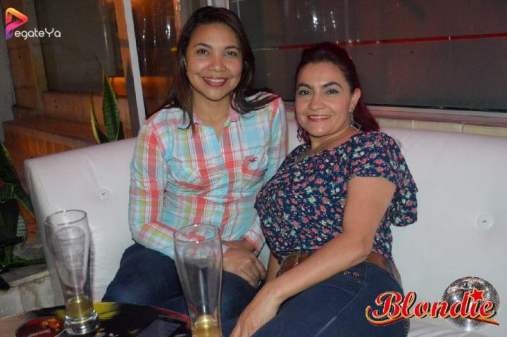 Foto 22 de Blondie - 1er Fds Abril 2017 en Blondie Bar Cali, Cali
