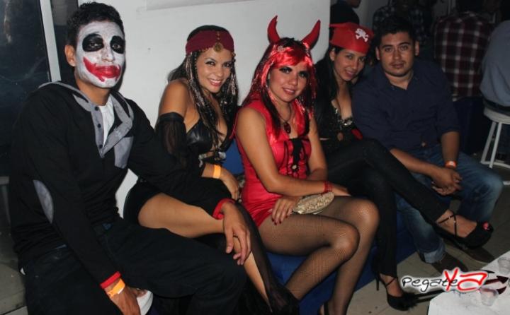 Foto 20 de Ahma Bar - Halloween 2014 en Ahma Cali, Cali