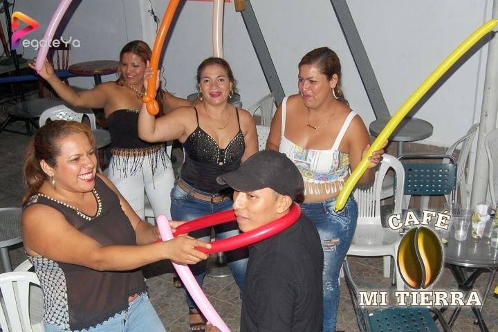 Foto 25 de Cafe Mi Tierra- 1er Fds Abril 2016 en Cafe Mi Tierra, Cali