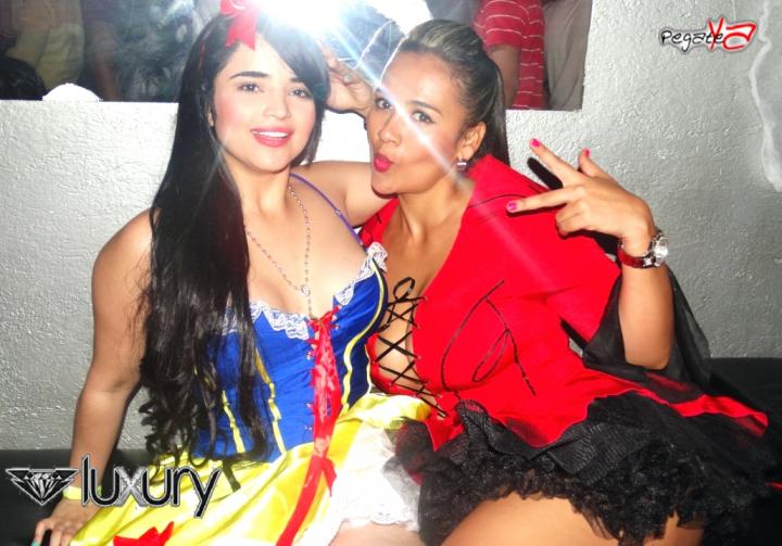 Foto 5 de Luxury - Halloween 2014 en Discoteca Luxury Medellin, Medellín