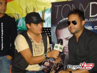 Foto 18 de Tony Dize Firma de Autografos 2010 en Tony Dize Firma de Autografos 2010, Bucaramanga