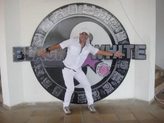 Foto 93 de BLACK AND WHITE Colombia en BLACK AND WHITE Colombia
