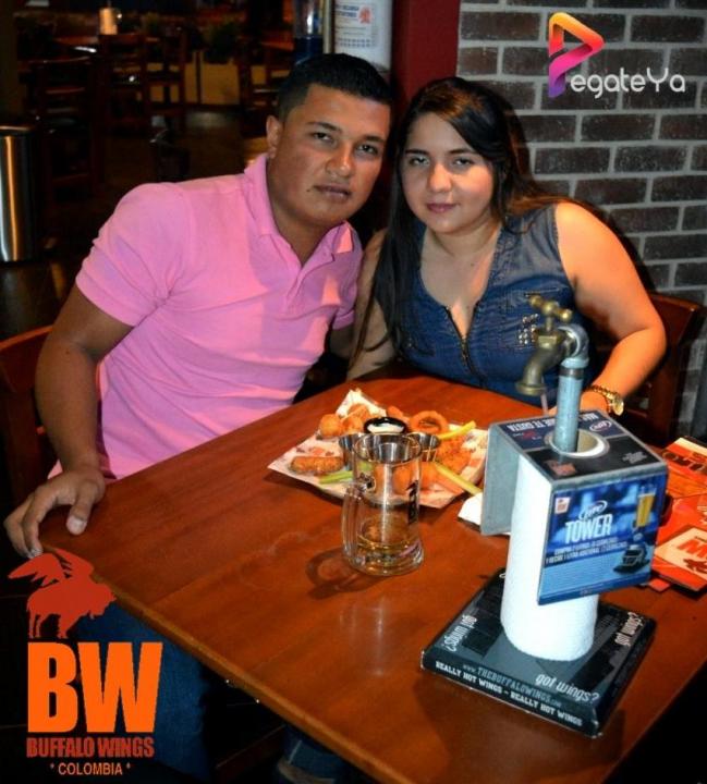 Foto 9 de Bufalo Wings - 3er FDS Julio 2015 en Búfalo Wings - Cali, Cali