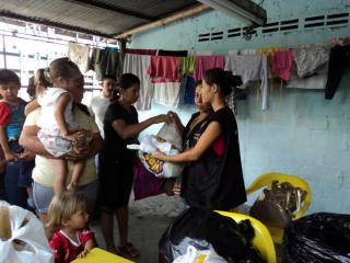 Foto 13 de Bucaramanga entrega donaciones La Joya en Bucaramanga entrega donaciones La Joya, Barrancabermeja