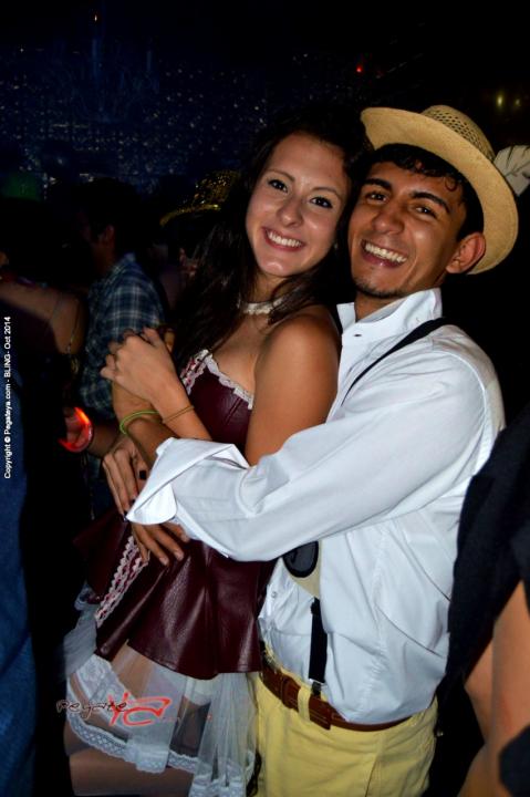 Foto 93 de Bling viernes 31 de octubre de 2014 en Bar Bling Bucaramanga, Bucaramanga