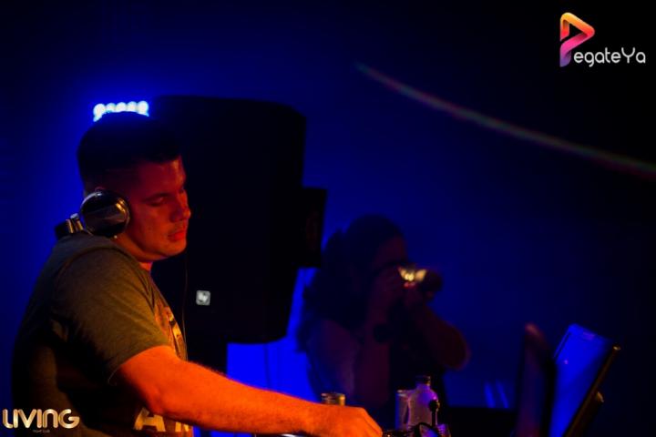 Foto 22 de Living Night Club - 1er fds Junio 2016 en Living Night Club, Cali