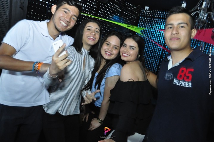 Foto 62 de PISO V - viernes 29 de sep 2017 en Bar Piso V Bucaramanga, Bucaramanga