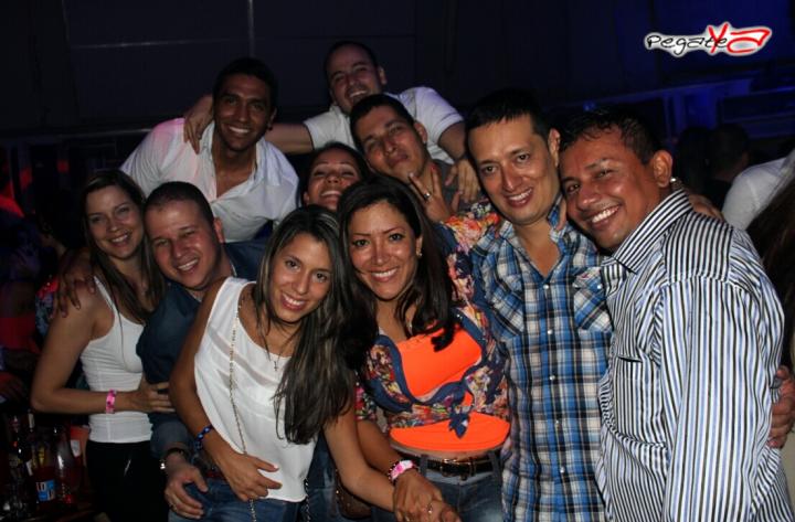 Foto 82 de Lolas Club - Amor y Amistad en Lolas Club Menga Cali, Cali