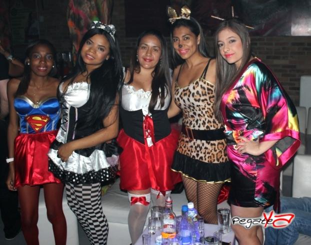 Foto 17 de Favela Club - Halloween 2014 en Favela Club Menga, Cali