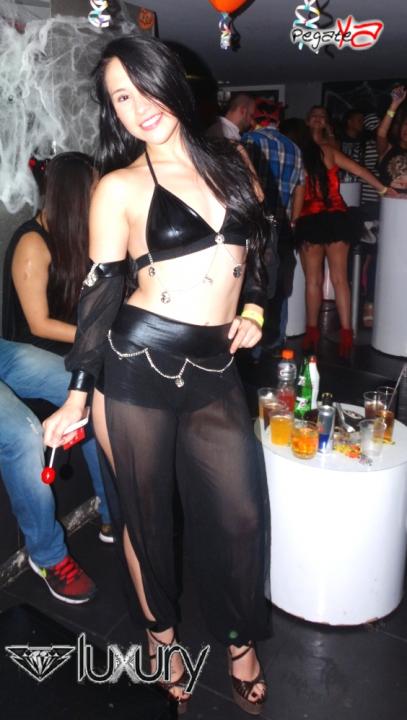 Foto 8 de Luxury - Halloween 2014 en Discoteca Luxury Medellin, Medellín