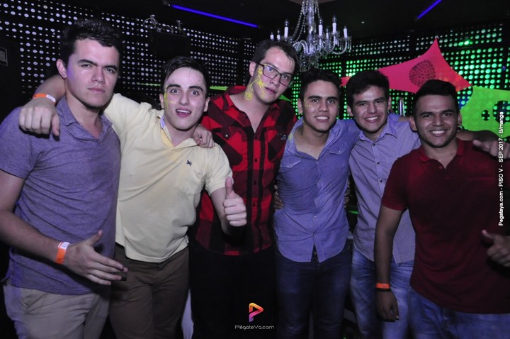 Foto 63 de PISO V - viernes 29 de sep 2017 en Bar Piso V Bucaramanga, Bucaramanga