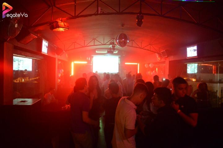 Foto 24 de Penthouse Club - 4to Fds Febrero 2017 en Penthouse 1800, Cali