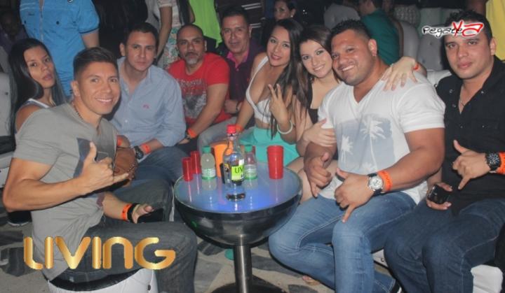 Foto 69 de Living - 4to FDS Nov 2014 en Living Night Club, Cali