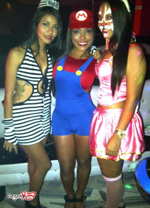 Foto 27 de Living Night Club - Halloween 2014 en Living Night Club, Cali