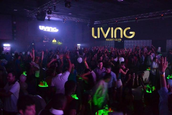 Foto 23 de Living Night Club - 2do/3er fds Junio en Living Night Club, Cali