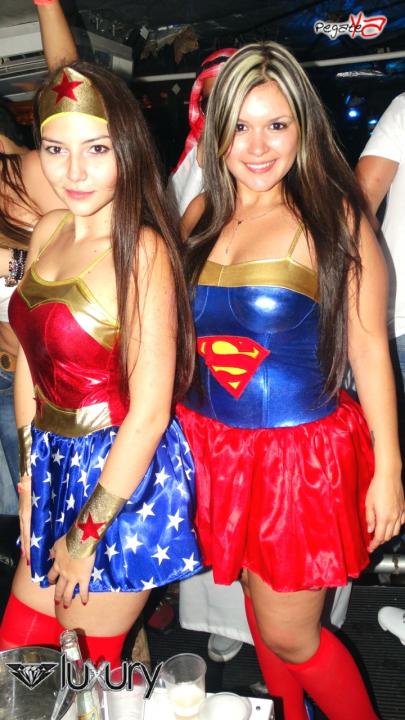 Foto 11 de Luxury - Halloween 2014 en Discoteca Luxury Medellin, Medellín