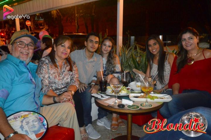 Foto 22 de Blondie - 4To Fds Mayo 2016 en Blondie Bar Cali, Cali