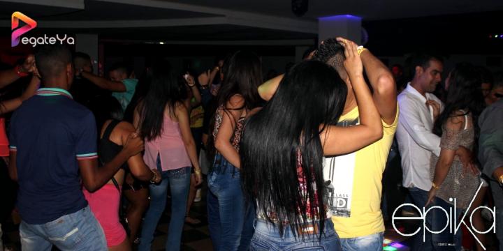 Foto 33 de Epika - Amor y Amistad 2015 en Epika Night Club, Cali