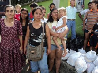 Foto 10 de Bucaramanga entrega donaciones La Joya en Bucaramanga entrega donaciones La Joya, Barrancabermeja
