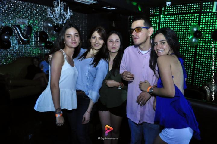 Foto 15 de PISO V - Sabado 22 de julio de 2017 en Bar Piso V Bucaramanga, Bucaramanga