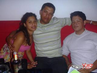 Foto 12 de Marzo 24 del 2012 en Zalez Bar Karaoke Cali, Cali
