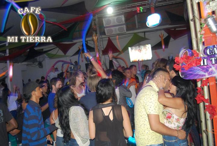 Foto 34 de Cafe mi Tierra - 3er Fds Abril 2016 en Cafe Mi Tierra, Cali