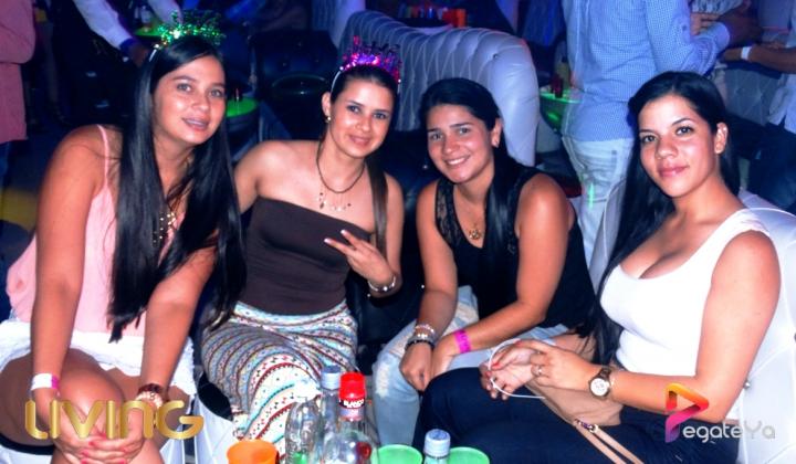 Foto 4 de Living Night Club - marzo 8 Del 2015 en Living Night Club, Cali