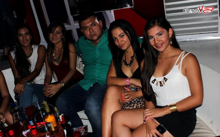Foto 87 de Lolas Club - Amor y Amistad en Lolas Club Menga Cali, Cali