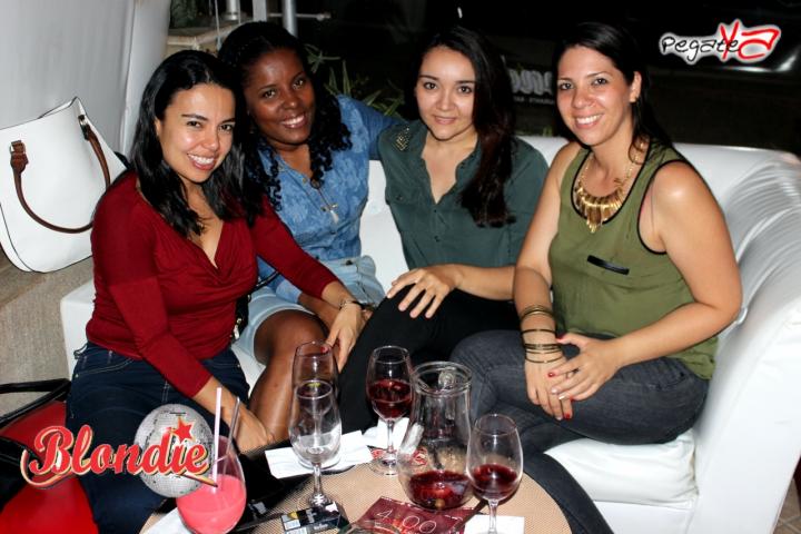 Foto 16 de Blondie - Dic 6 y 13 del 2014 en Blondie Bar Cali, Cali