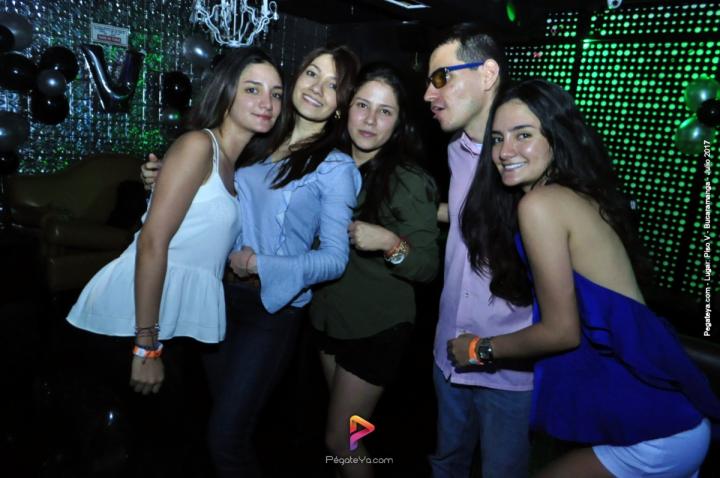 Foto 16 de PISO V - Sabado 22 de julio de 2017 en Bar Piso V Bucaramanga, Bucaramanga