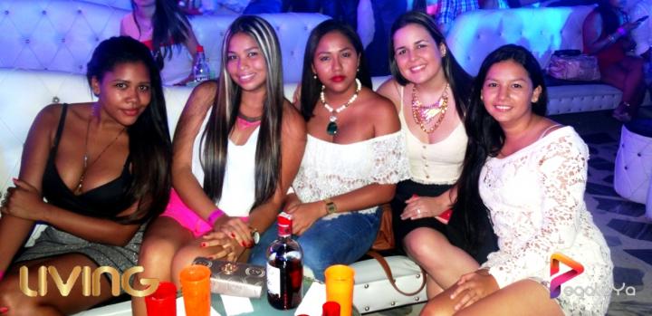 Foto 5 de Living Night Club - marzo 8 Del 2015 en Living Night Club, Cali